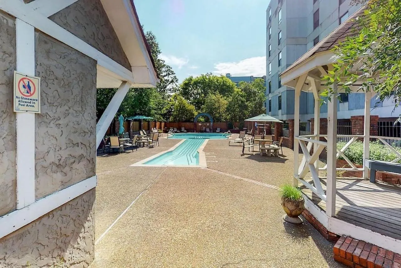 Holiday home Condo On Music Row W Parking, Sleeps 6, Pool Nashville