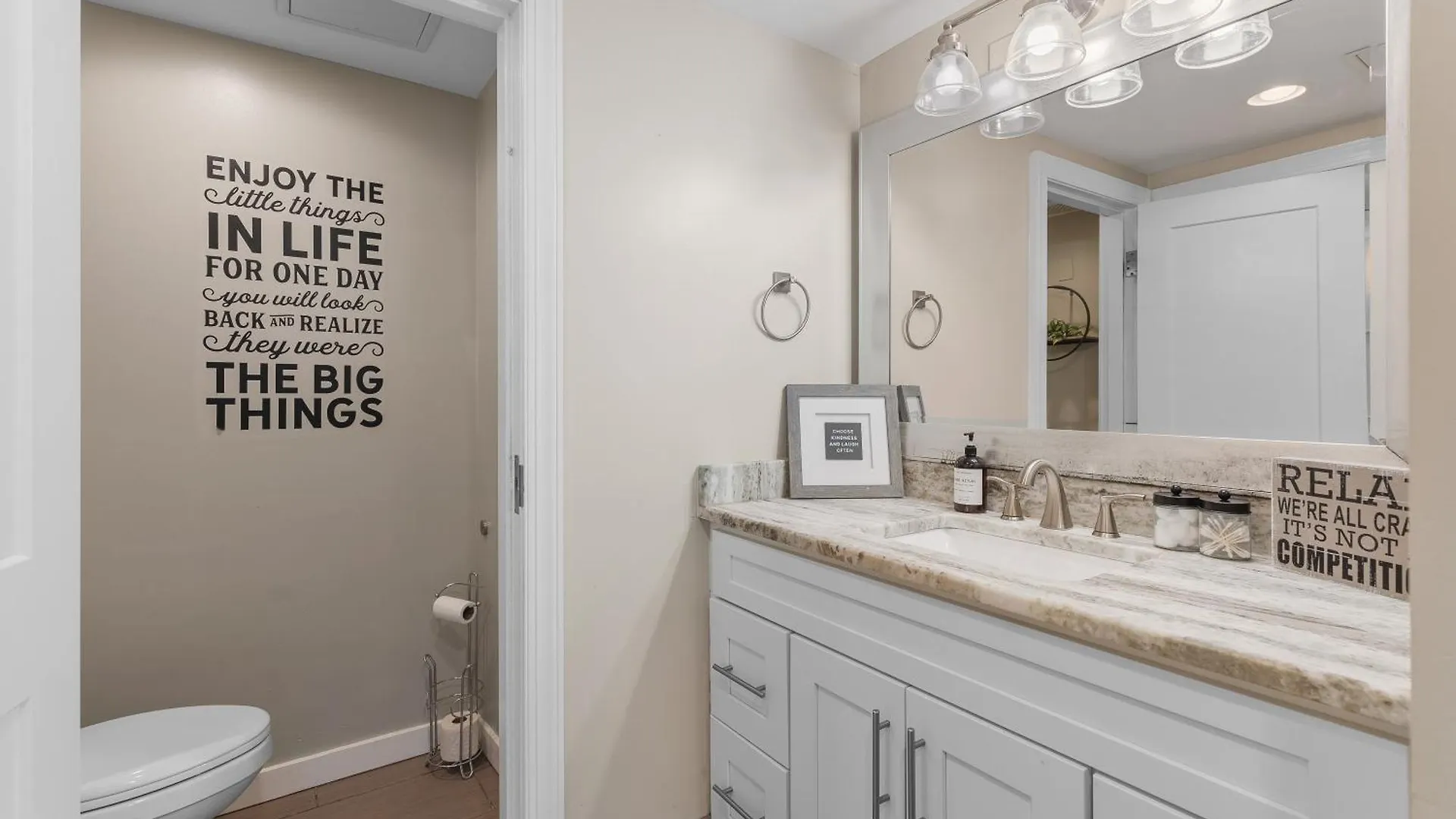 Holiday home Condo On Music Row W Parking, Sleeps 6, Pool Nashville